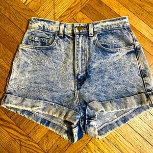 AMERICAN APPAREL size 27 Jean shorts. LIKE NEW